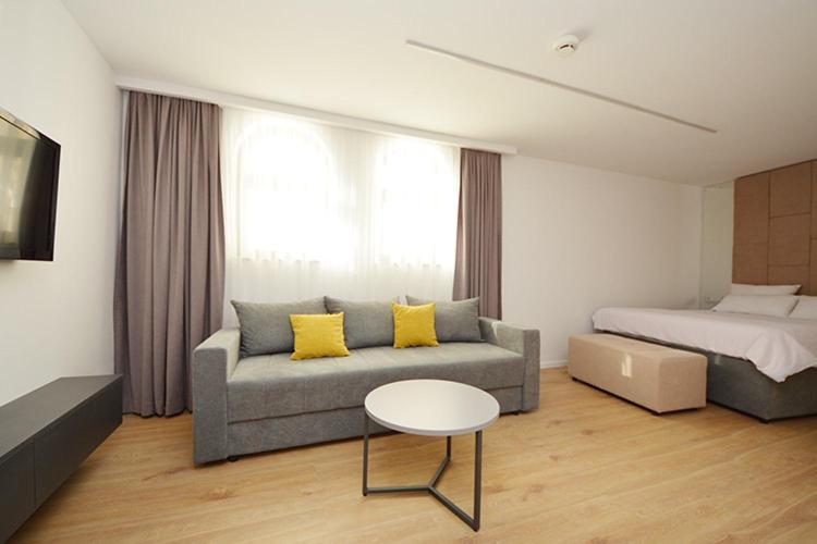 Miss Saray Apartamento Saraievo Exterior foto