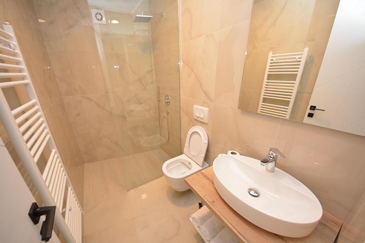 Miss Saray Apartamento Saraievo Exterior foto